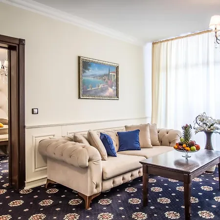 Palace Marina Dinevi