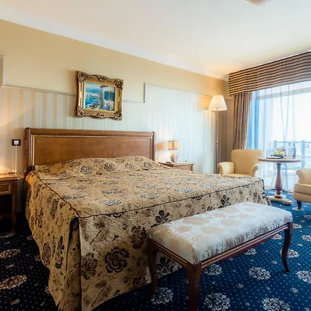 ホテル Palace Marina Dinevi