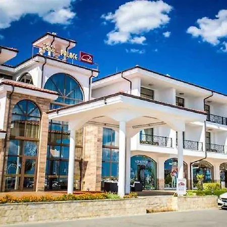 迪尼威滨海宫酒店