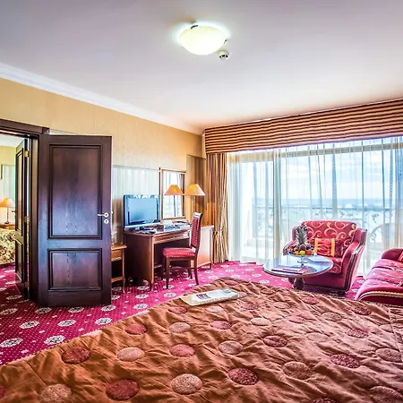 Palace Marina Dinevi فندق سفيتي فلاس