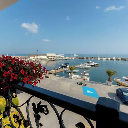 Palace Marina Dinevi Hotel 5*
