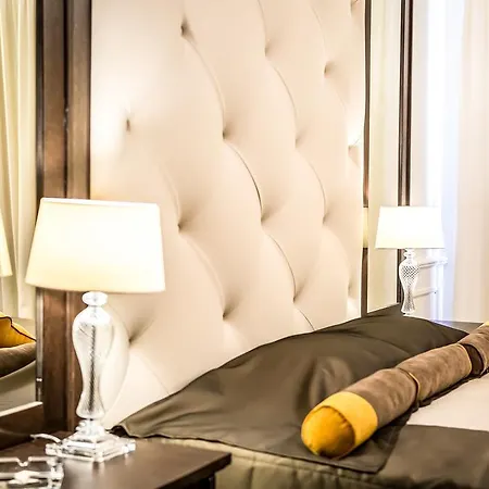 Szálloda Palace Marina Dinevi 5*