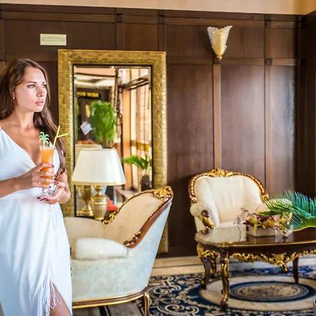 Hotel Palace Marina Dinevi 5*