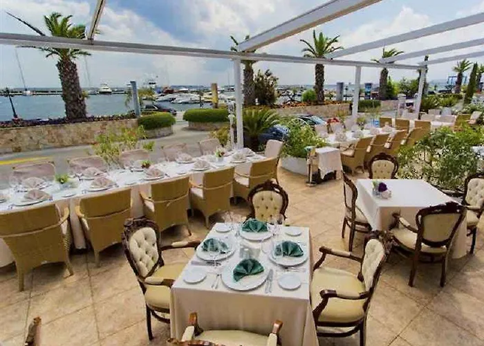 Hotel Palace Marina Dinevi 5*