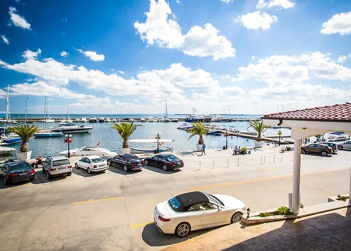 Palace Marina Dinevi