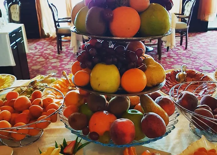 Hotel Palace Marina Dinevi 5*