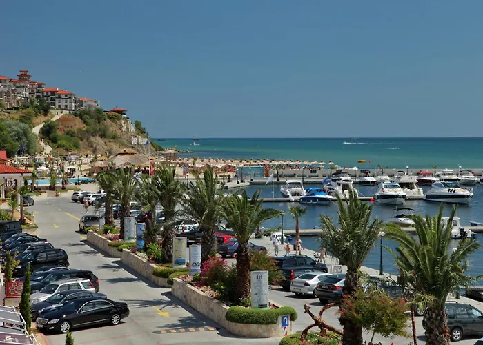 Palace Marina Dinevi Hotel